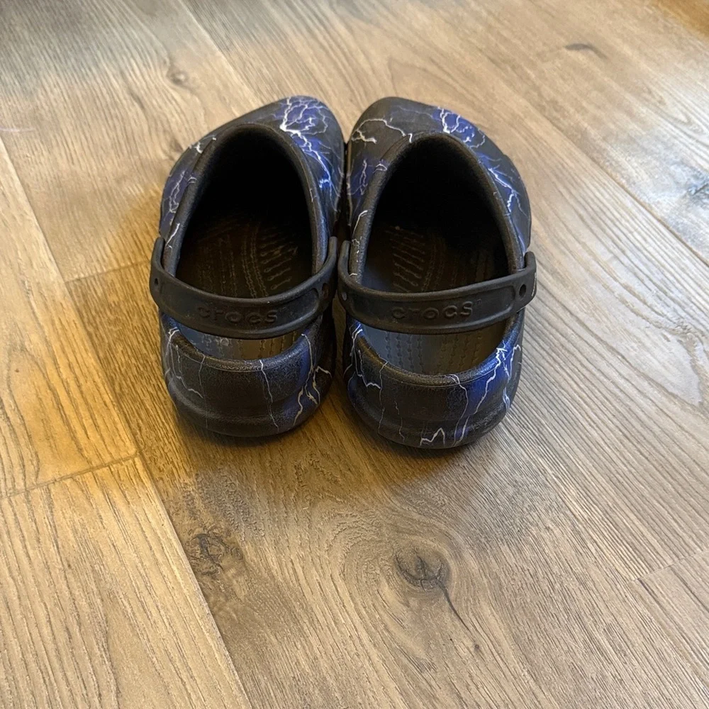 CROCS  Black and Blue Lightning clogs - Picture 5 of 11